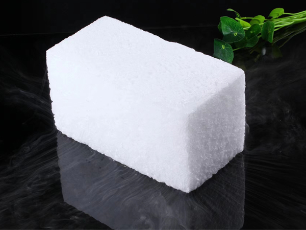 干冰供应厂家告诉您为什么用干冰保存食品比用冰块更好？